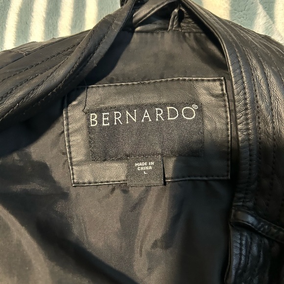 Bernardo Women’s Leather Jacket - Picture 2 of 3